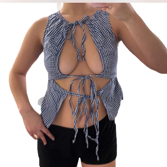 Gingham Tie Cutout Top - Picture 6 of 6